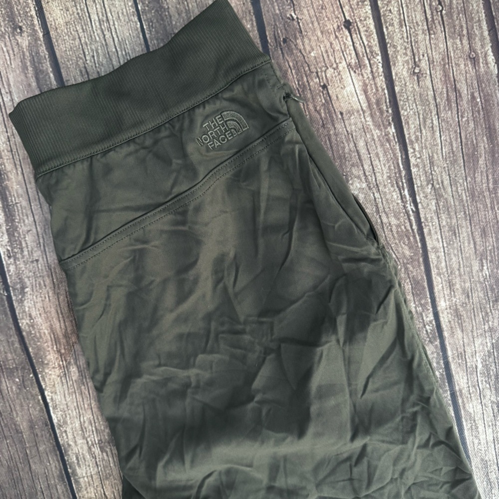 🌿✨ The North Face Women’s Joggers — Olive Green ✨🌿 Size Medium